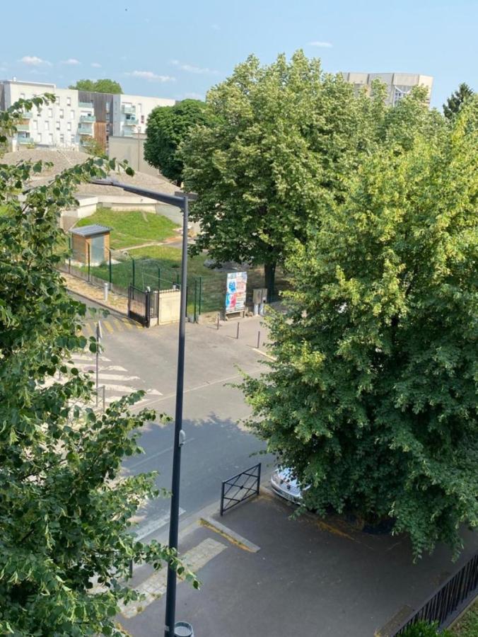 Jardins De La Noue Appartement Villeneuve-la-Garenne Buitenkant foto